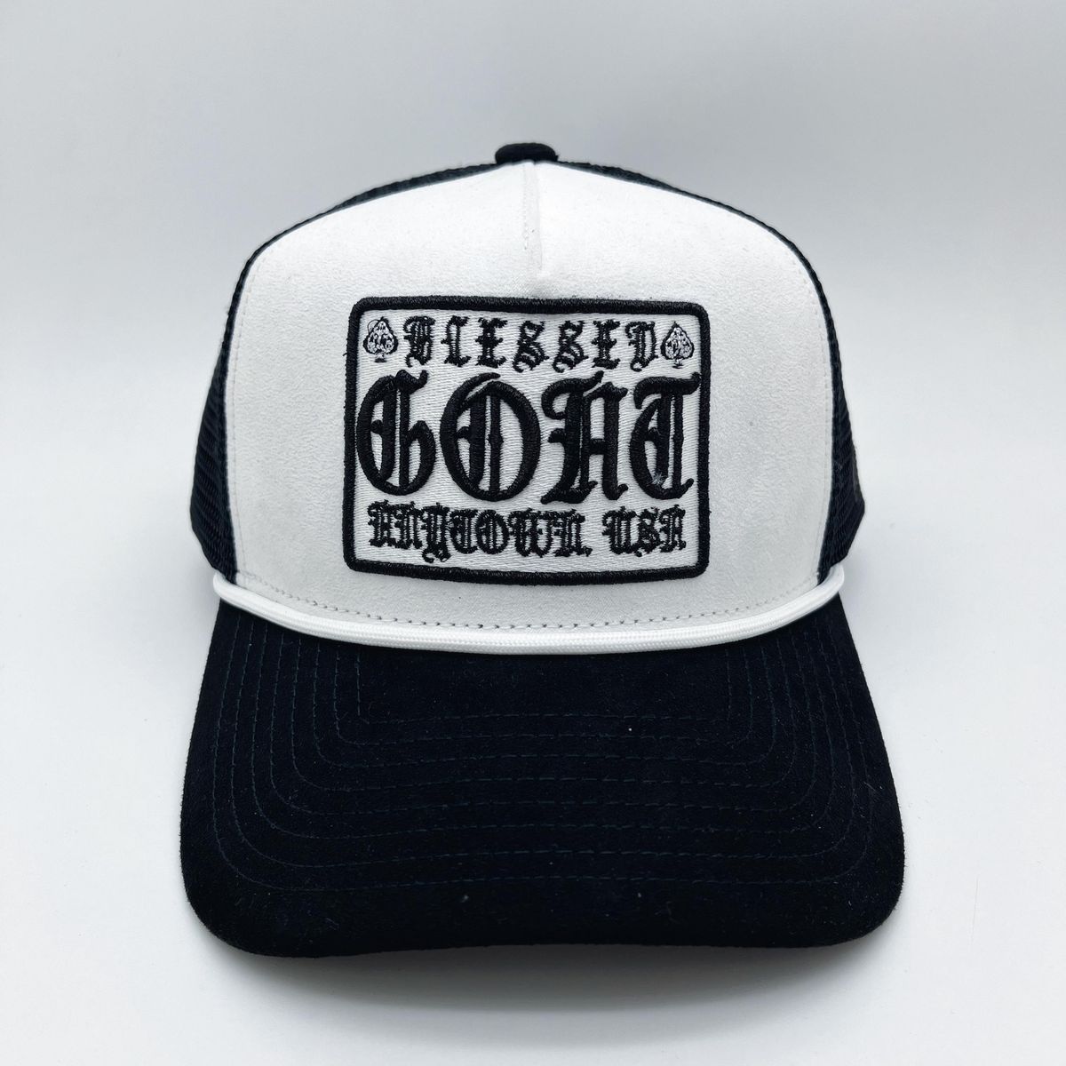 GOAT TRUCKER - WHITE/BLACK (SUEDE)