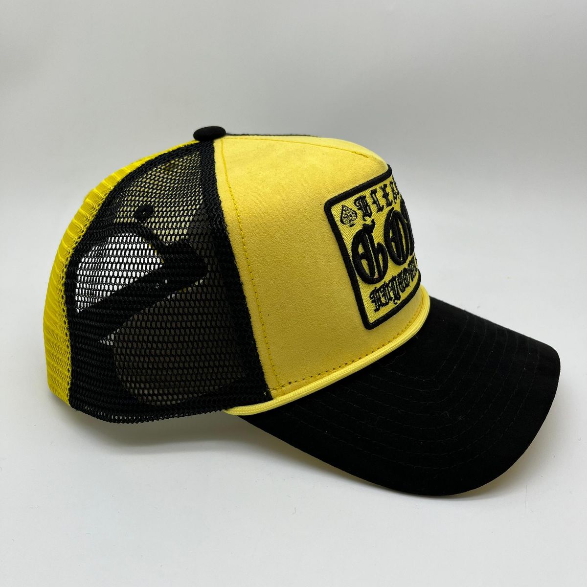 GOAT TRUCKER - YELLOW/BLACK (SUEDE)