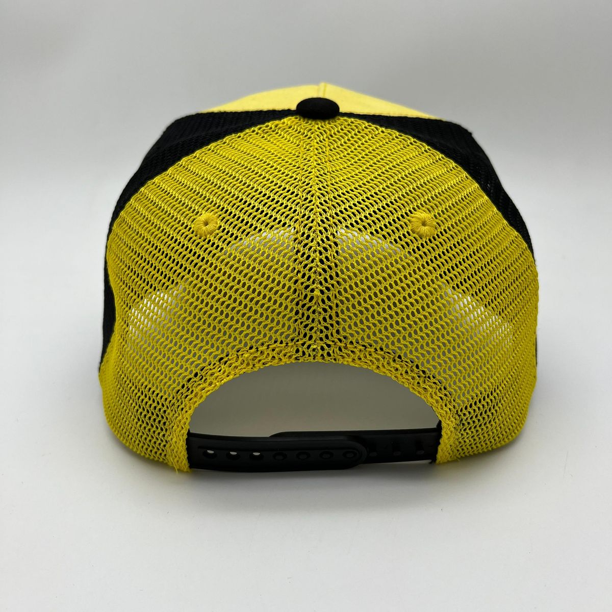 GOAT TRUCKER - YELLOW/BLACK (SUEDE)